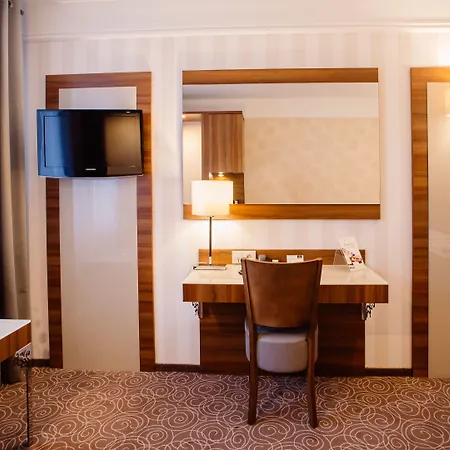 Lord - Airport Ξενοδοχείο Βαρσοβία