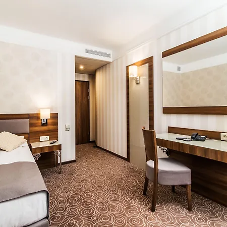 Ξενοδοχείο Lord - Airport