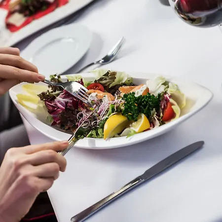 Lord - Airport Ξενοδοχείο 4*