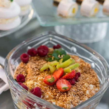 Ξενοδοχείο Lord - Airport 4*