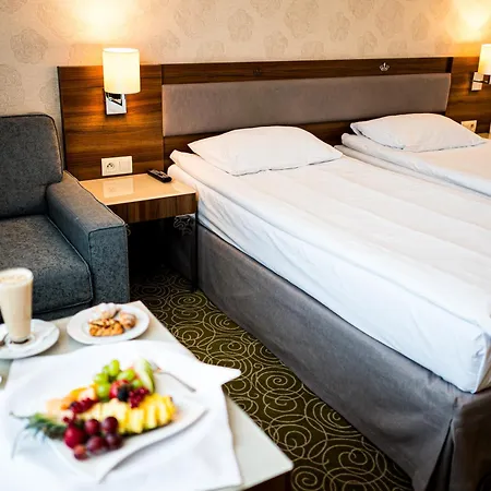 Lord - Airport Hotel Warsaw