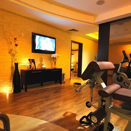 Otel Lord - Airport 4*