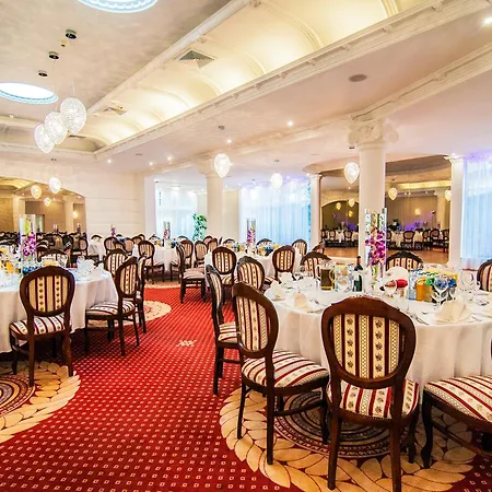 Lord - Airport Hotel Warsaw