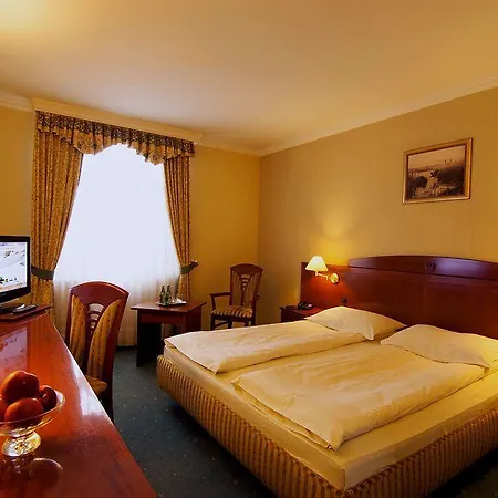 Lord - Airport Hotel Warsaw