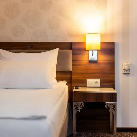 Hotel Lord - Airport Warschau