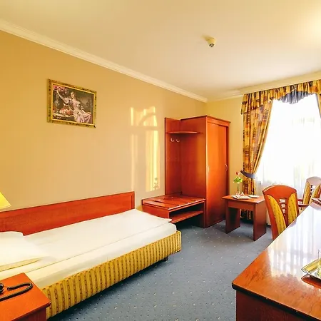 Hotel Lord - Airport