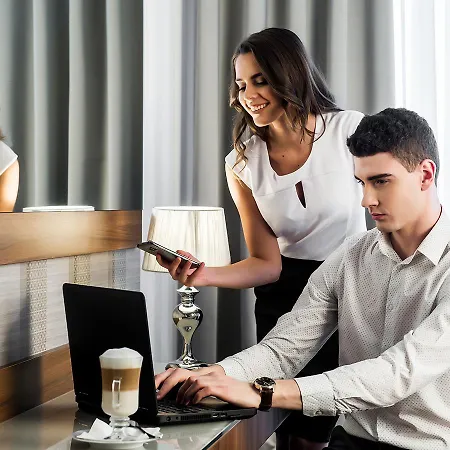 Lord - Airport Hotel Warschau